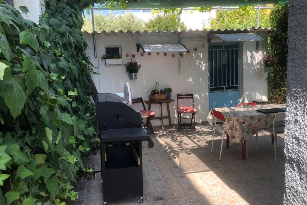 Ανακαινισμενη Μονοκατοικια 125 Τμ Στο Κεντρο Με Κηπο Villa Mesolóngion Eksteriør bilde